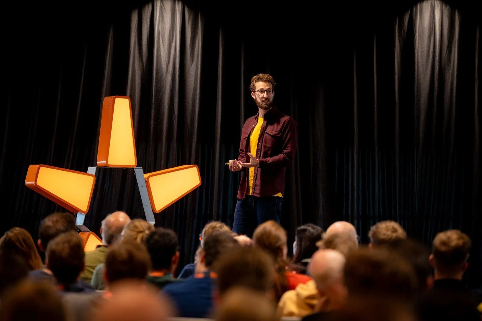 Ruben Horbach op het podium bij Nedap